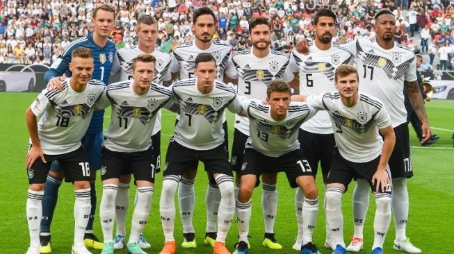 Tim Jerman sebelum menghadapi Arab Saudi di laga persahabatan di BayArena stadium, Leverkusen (8/6/2018). Patrik STOLLARZ / AFP