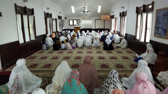 Foto Salat Ied dan Lebaran Ratusan Jamaah Naqsabandiyah di 