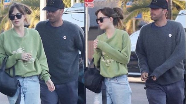 Chris Martin dan Dakota Johnson (Instagram)