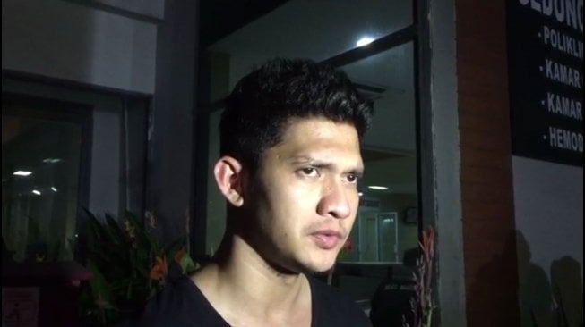 Aksi Iko Uwais Buka Baju Perlihatkan Perut Ratanya Bikin Cewek Deg-degan