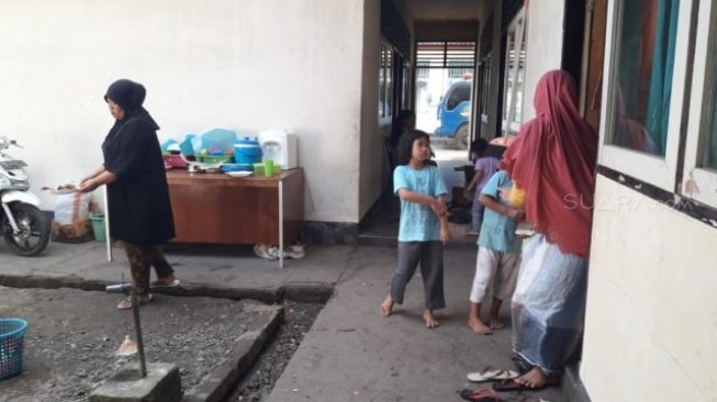 Rumah Dirusak, Jemaat Ahmadiyah Lotim Lebaran di Pengungsian