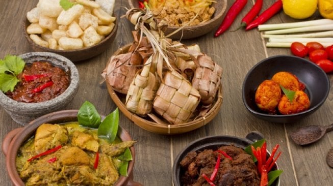 Hidangan khas Lebaran masyarakat Indonesia. (Shutterstock)