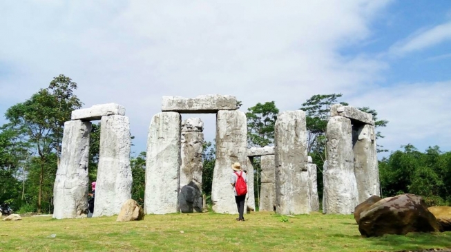 Sebelum Ke Stonehenge Asli, Lihat "Copynya" di Sini