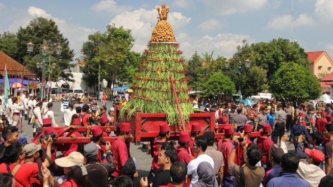 5 Perhelatan Tradisional  Lebaran di Nusantara