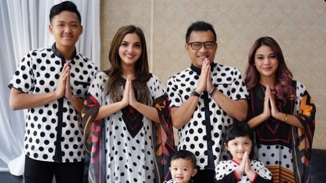 Anang dan Ashanty sekeluarga (@ashanty_ash/instagram).