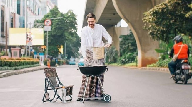 Jakarta Sepi saat Idul Fitri, Bule Ini Makan dan Tidur di Jalanan