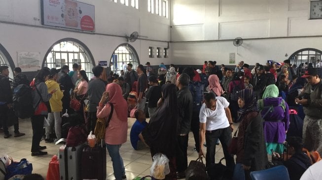 H+4 Lebaran, 14.928 Orang Kembali ke Jakarta Lewat Stasiun Senen