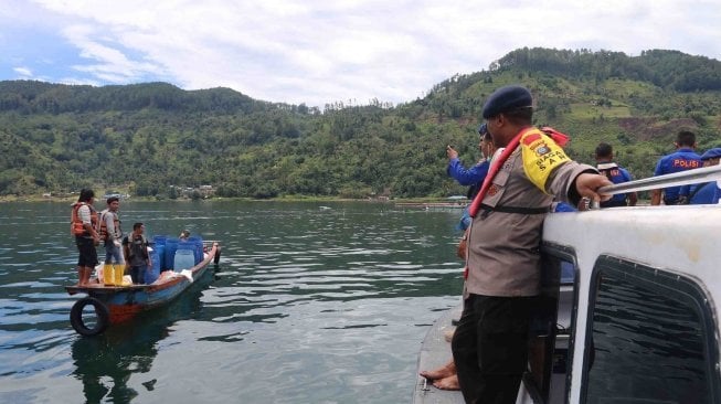 KM Sinar Bangun yang Tenggelam di Danau Toba Tak Kantongi Izin