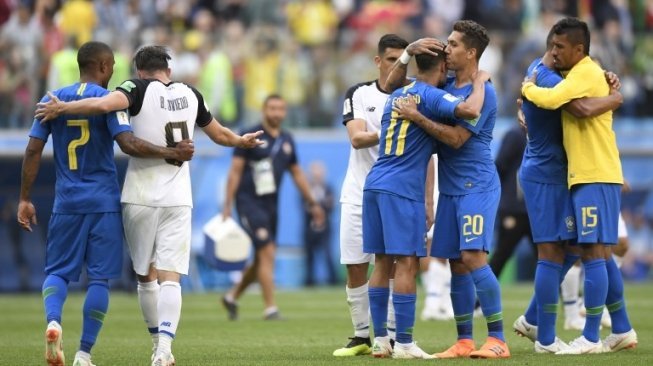 Pemain Brasil rayakan kemenangan atas Kosta Rika dalam laga Grup E Piala Dunia 2018, Jum'at (22/6/2018) [AFP]