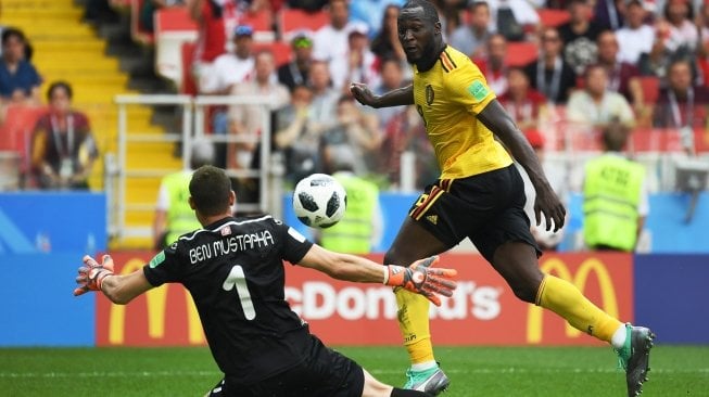 Aksi penyerang timnas Belgia, Romelu Lukaku, saat mencetak gol ke gawang Tunisia, dalam laga Grup G Piala Dunia 2018 di Stadion Spartak, Moskow, Sabtu (23/6/2018). [Kirill KUDRYAVTSEV / AFP]