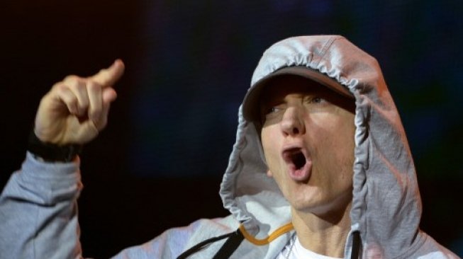 Eminem konser di Paris, 22 Augustus, 2013 (AFP PHOTO / PIERRE ANDRIEU).