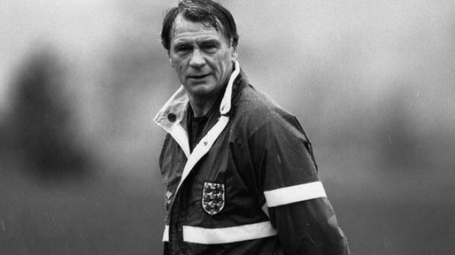 Sir Bobby Robson, manajer legendaris Inggris. (Sportskeeda)
