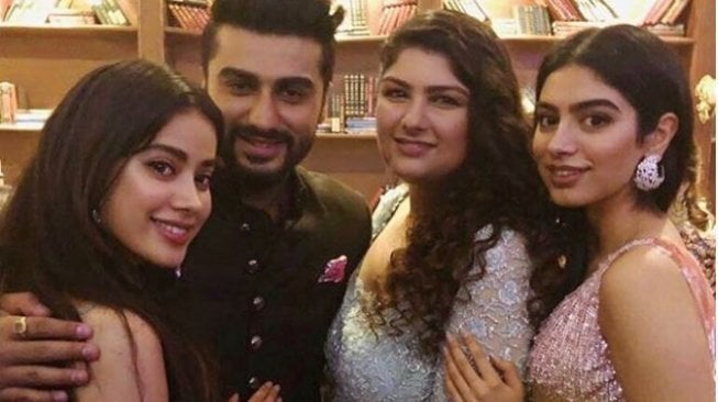 Tak Banyak Diketahui, 3 Pasang Seleb Bollywood Ini Saudara Tiri Tak Banyak Diketahui, 3 Pasang Seleb Bollywood Ini Saudara Tiri