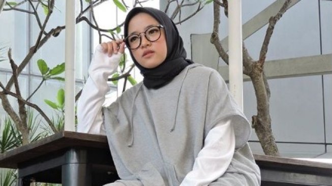 Tutorial Hijab Nissa Sabyan Segi Empat Simple
