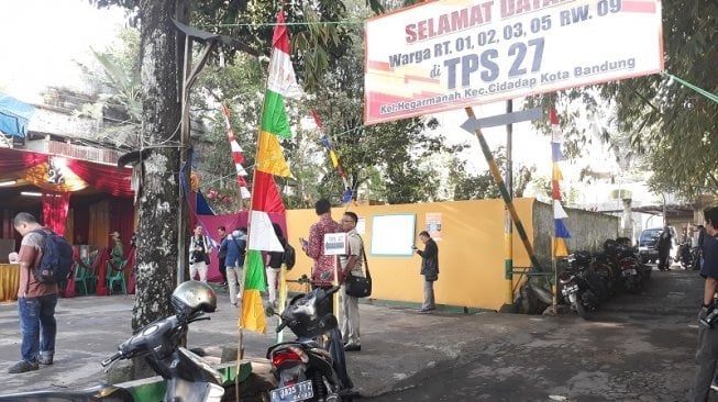 Pilkada Jabar, TPS Sederhana Jadi Tempat Cagub Sudrajat Nyoblos