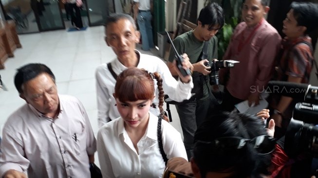 Roro Fitria di PN Jaksel, Kamis (28/6/2018) [Suara.com/Wahyu Tri].