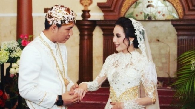 Rizal Armada resmi menikahi Monica Imas [Instagram/andit_armada]