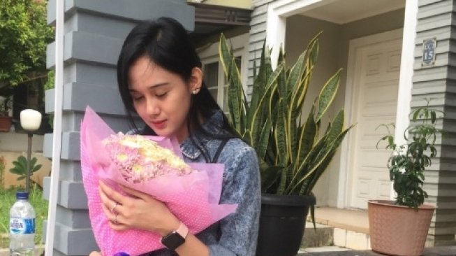 Ini Dia Meiza Aulia, Pacar Eza Gionino yang Mirip Mulan 