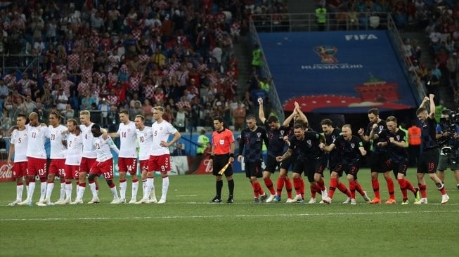 Para pemain Kroasia dan Denmark saat melakukan adu penalti. (Anadolu Agency) 