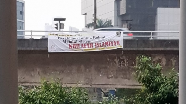 Spanduk PKS - Khilafah Islamiyah. (ist)