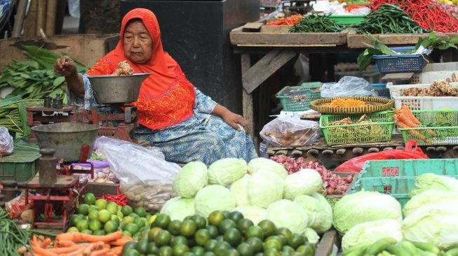 Diperkirakan lebih rendah dari Juni tahun lalu.