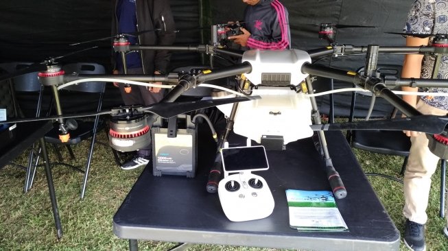 Uji coba penerbangan drone DJI di Jakarta, Jumat (6/7/2018). [Suara.com/Manuel Jeghesta]