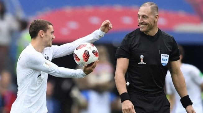 Antoine Griezmann, Man of The Match Laga Uruguay vs Prancis