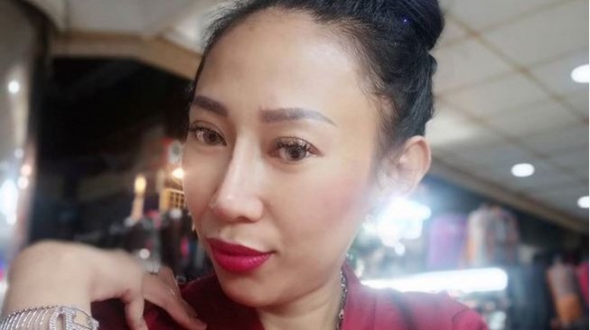 Dewi Sanca Pamer Pacar Baru, Netizen Heboh