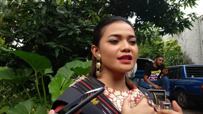 Citra Scholastika Sempat Takut Buka Konser Boyzone