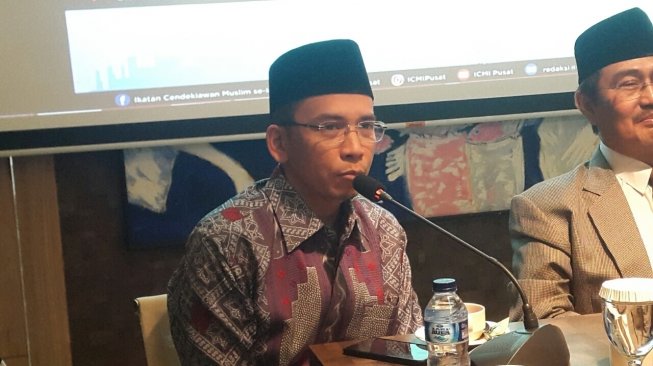 TGB Kasih Masukan Syarat Cawapres Ideal untuk Jokowi