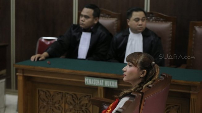 Roro Fitria Gonta-ganti Gaya Rambut di Sidang, Ada Maknanya?