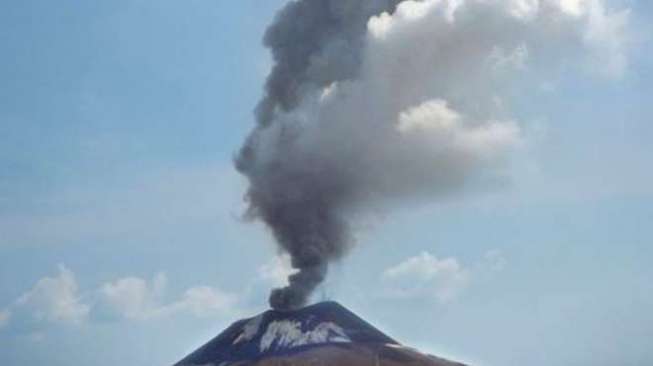 Anak Krakatau Keluarkan 56 Kali Letusan, Ini Statusnya