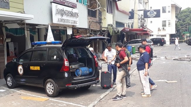 Telisik Penyebab Ledakan Ruko Grand Wijaya, Polisi Sita Dua CCTV