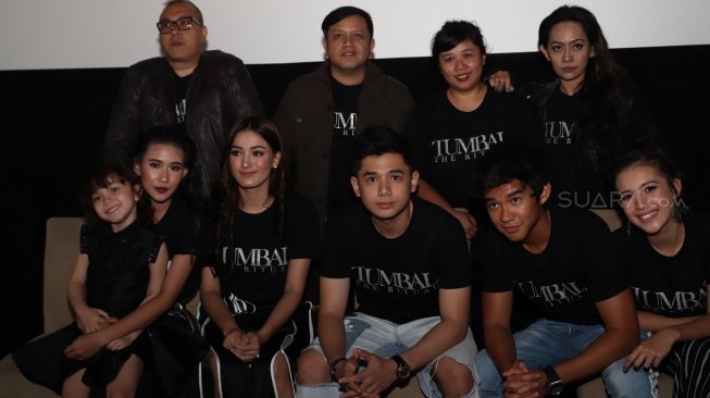 Para bintang film Tumbal The Ritual. (Ismail/Suara.com)