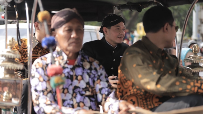 Dude Harlino dalam acara kirab budaya di Yogyakarta. (istimewa)