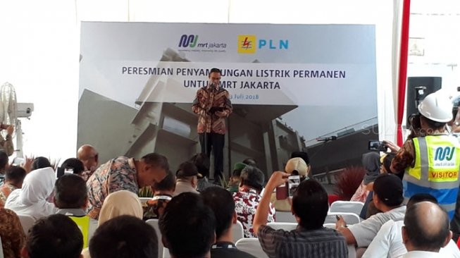 Listrik Tersambung Sore Ini, Anies Ingin MRT Cepat Selesai