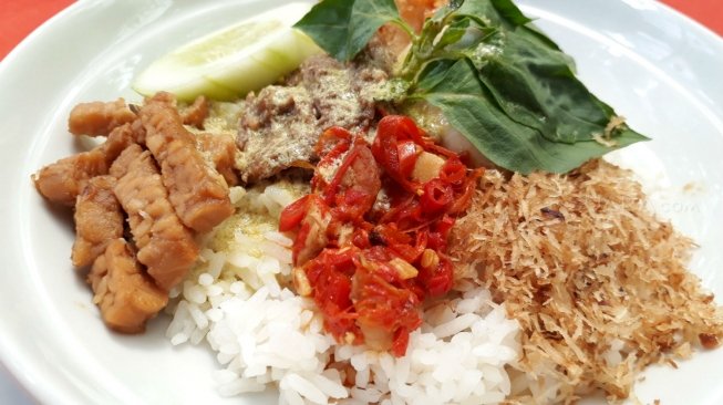 Nasi Langgi racikan Semarang Restaurant Heritage Cuisine. (Suara.com/Risna Halidi)