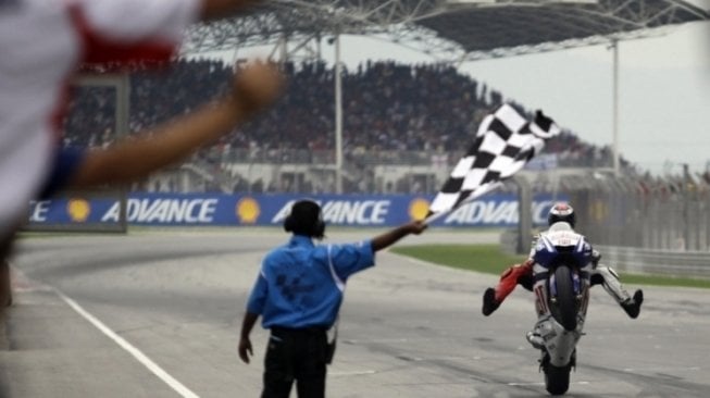 Anda Suka Balap, Ini 9 Arti Bendera di Motor GP