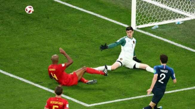 Benjamin Pavard Masuk Radar Tottenham Hotspur dan Bayern Munich