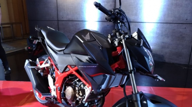 Tampilan naked menawan dari Honda CBR150R Streetfire [Suara.com/Manuel Jeghesta Nainggolan].