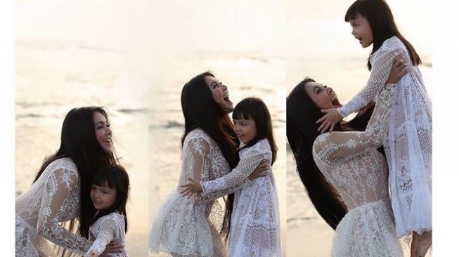 Denada bersama putrinya, Skahira Aurum. (Instagram)