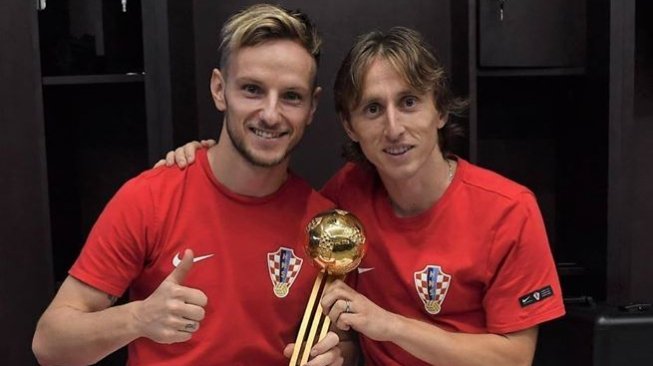 Dua gelandang andalan Timnas Kroasia, Ivan Rakitic (kiri) dan Luka Modric (foto: Twitter resmi Timnas Kroasia)