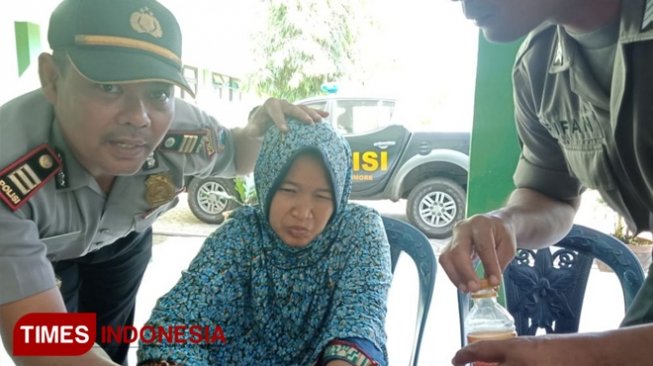 Ditanya Polisi, Perempuan Ini Bilang: Mau Pulang ke Jalan Allah