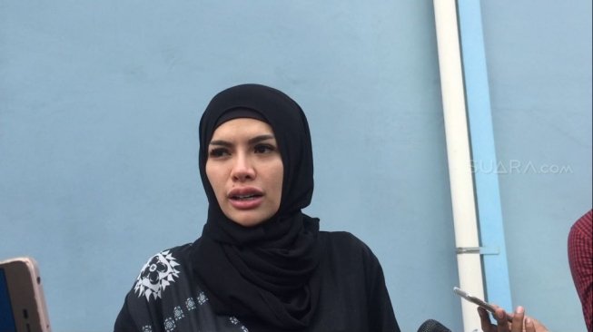 Nikita Mirzani: Kriss Hatta Bukan Level Gue!