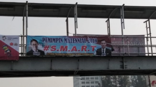 Sandiaga Minta Copot Spanduk Pemimpin Milennial 2019 Sandi - AHY