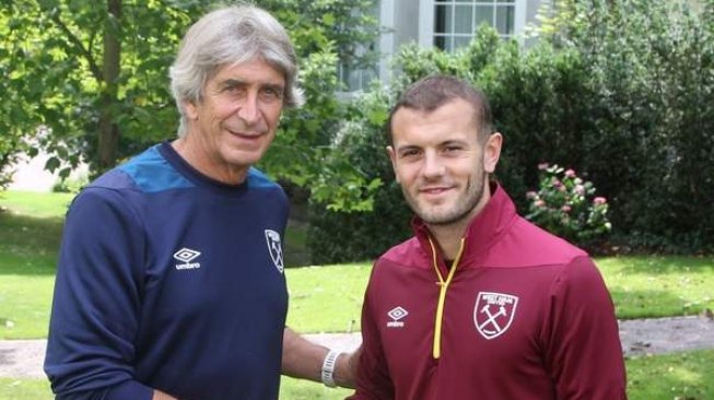 Jack Wilshere (kanan) bersama manajer West Ham United, Manuel Pellegrini (foto: laman resmi West Ham)