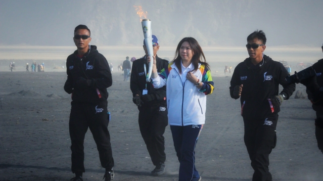 Sempat Molor, Torch Relay Asian Games 2018 Akhirnya Lintasi Bromo