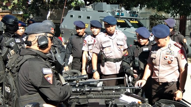 Polda Jatim Kirim 100 Personel Brimob Buru Kelompok Bersenjata di Papua