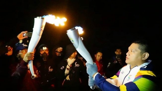 Torch Relay Asian Games 2018 tiba di kaki Gunung Ijen, kawasan Paltuding, Banyuwangi. (Dok: Kemenpar)