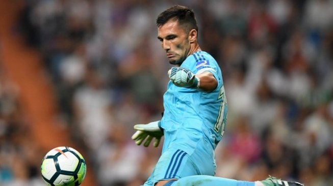 Antonio Adan saat masih memperkuat Real Betis [AFP]